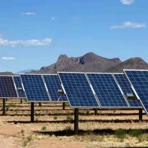 Začelo obratovati 415 sončnih elektrarn v Iranu